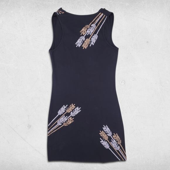 NWT Synergy Shift Dress Size M Black Arrow/Feather Motifs Scoop Neck Knee Length - Picture 3 of 14